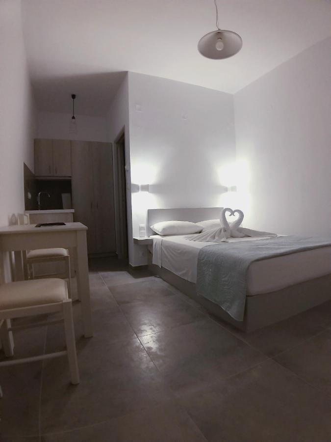 Mavrikou Helen Apartments Skýros Eksteriør bilde