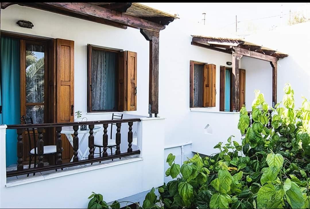 Mavrikou Helen Apartments Skýros Eksteriør bilde