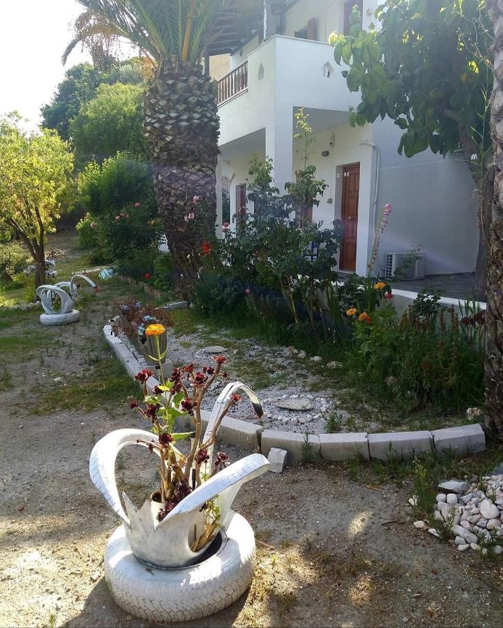 Mavrikou Helen Apartments Skýros Eksteriør bilde